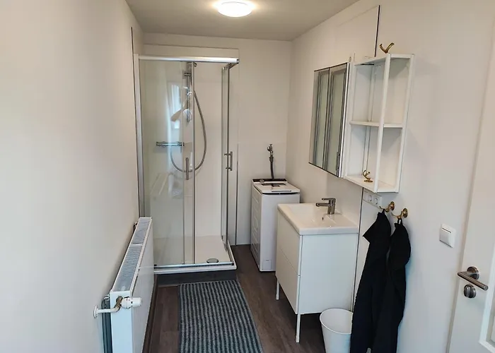 Auf Dem Lande * Niesgrau